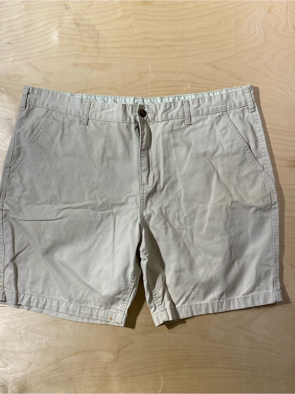 Faded Glory Men's Flat Front Chino Shorts in Light Khaki 46 (SX)